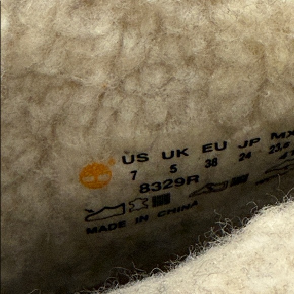 Timberland Fleece Lined lace up boots - Picture 10 of 10